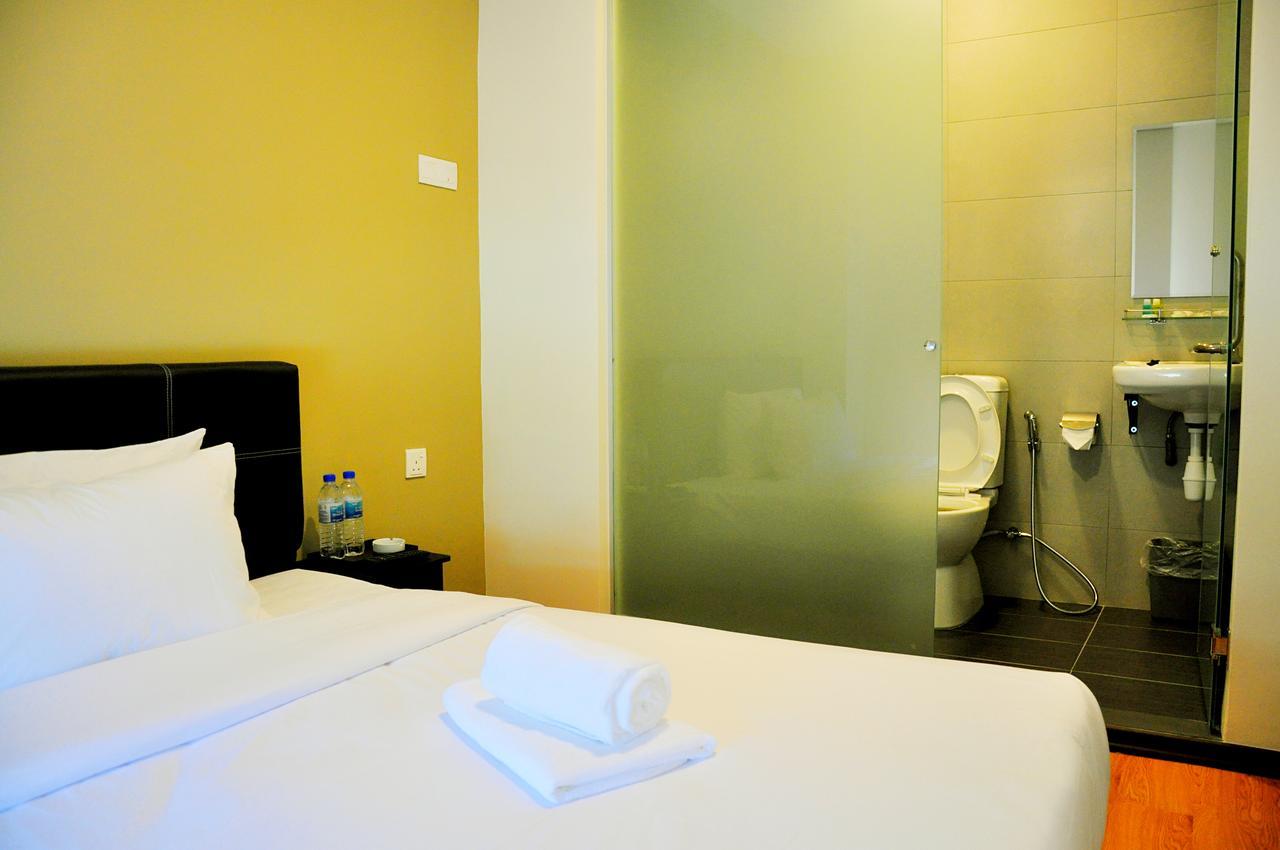 Gem Hotel Nusajaya  Eksteriør billede
