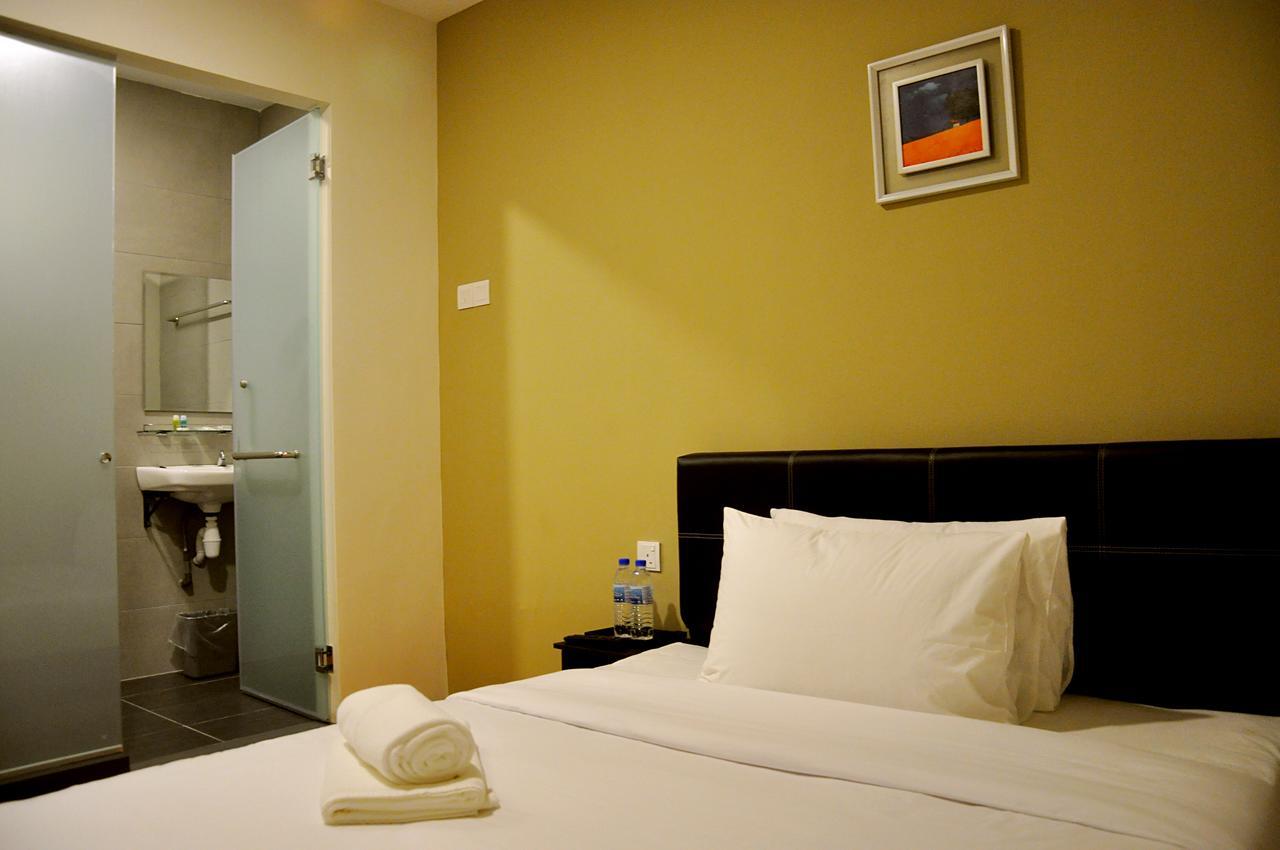 Gem Hotel Nusajaya  Eksteriør billede