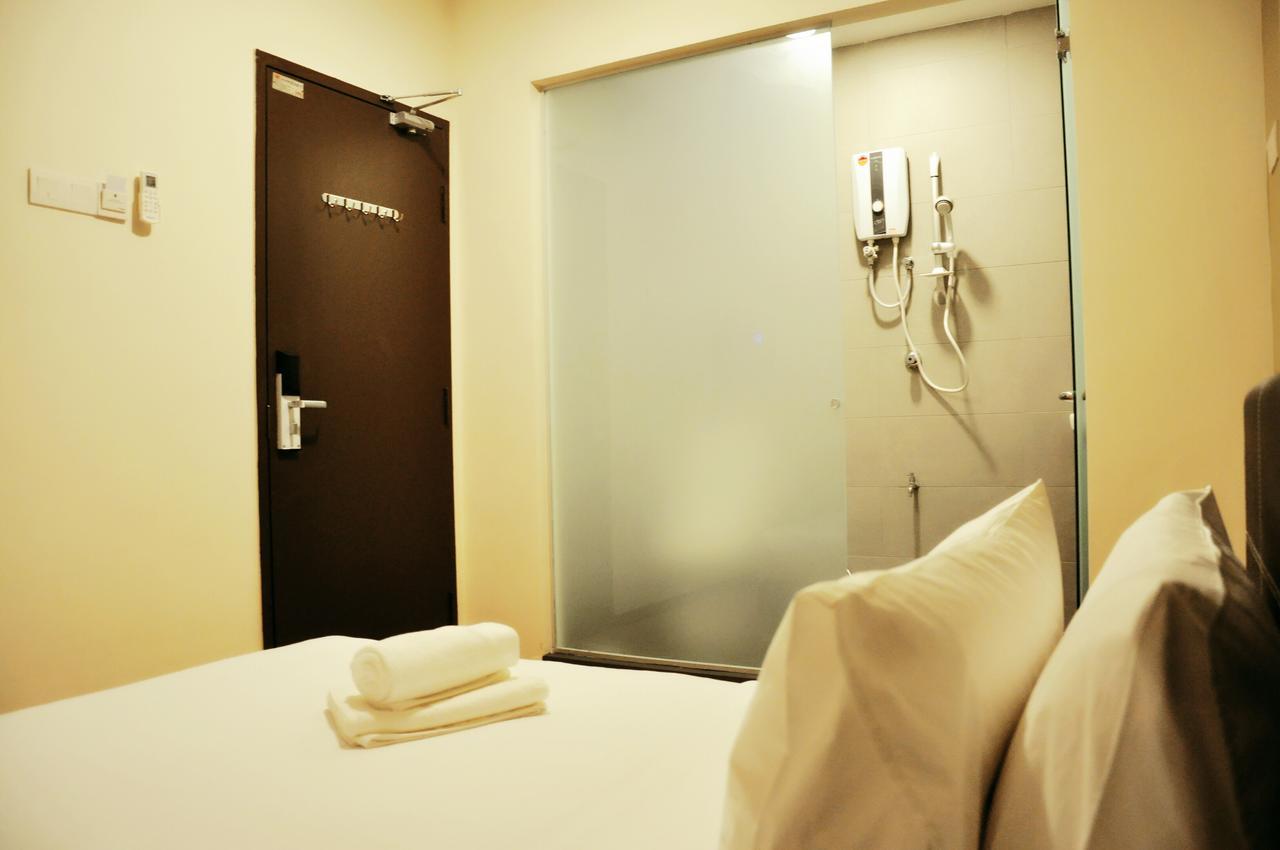 Gem Hotel Nusajaya  Eksteriør billede