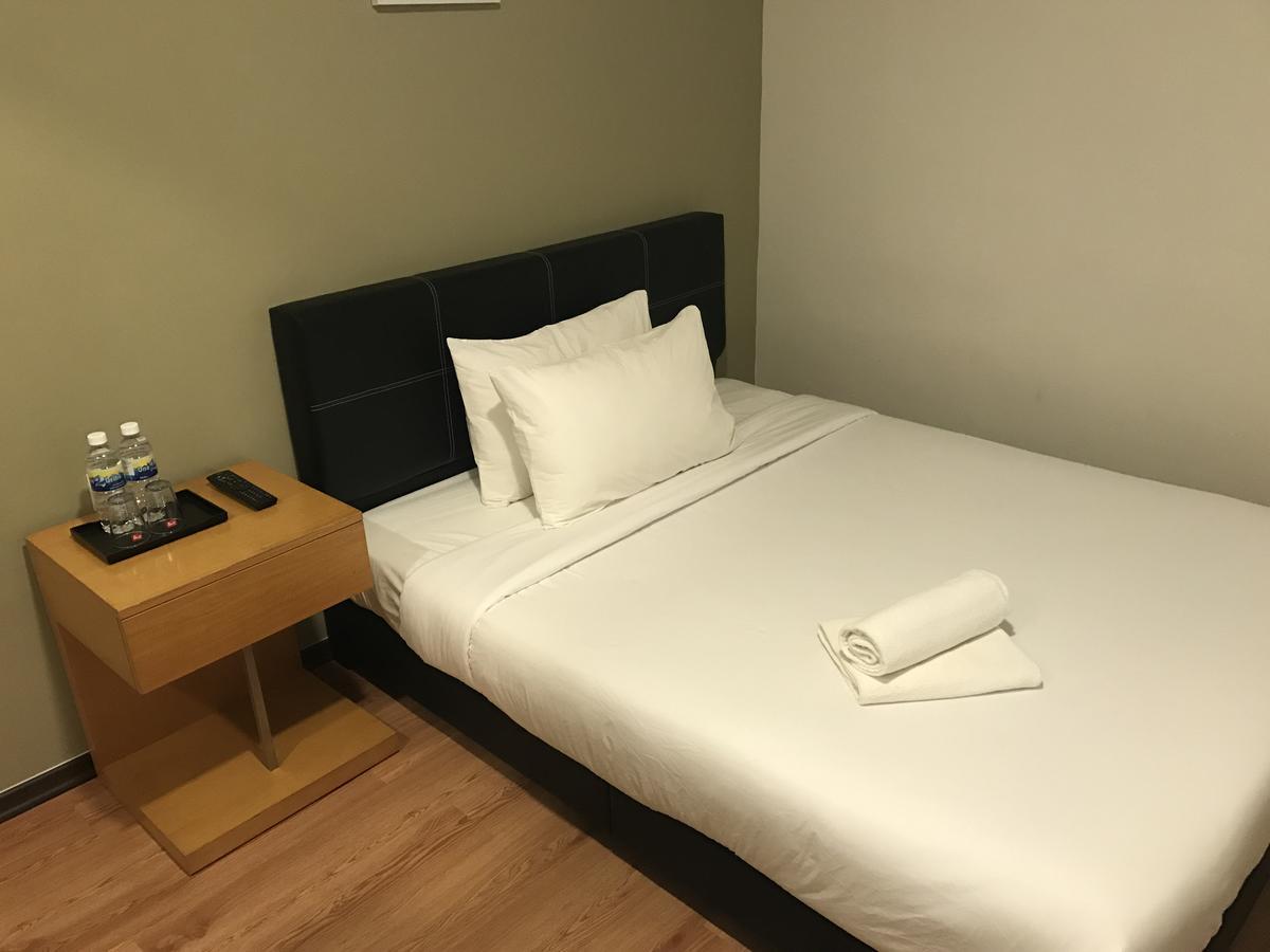 Gem Hotel Nusajaya  Eksteriør billede
